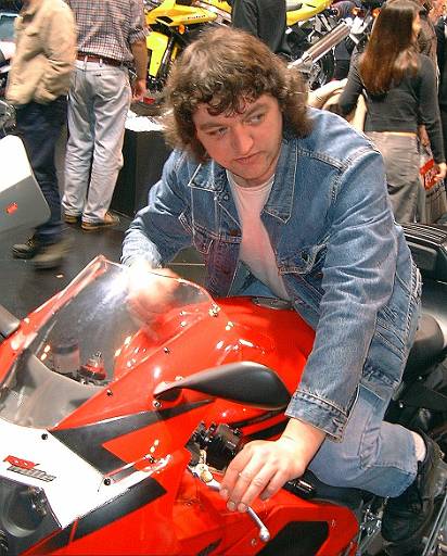 bikeshow2001-019.jpg - Shaun on RSV Mille