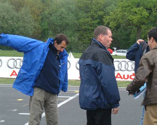 oulton2002rnd1-063.jpg - Steve Parish getting ready to commentate on the event.