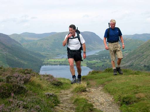 img_0166.jpg - Beautiful day with views over Buttermere.