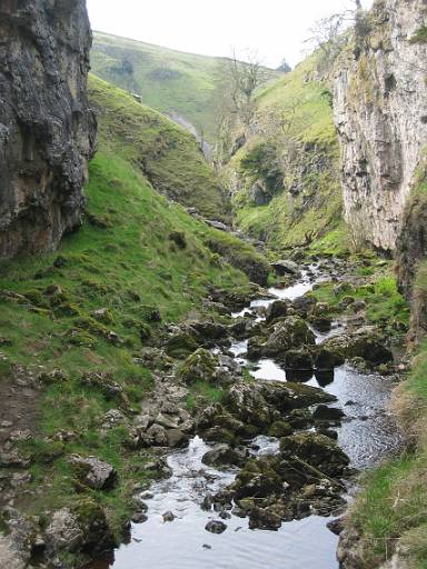 10_19-1.jpg - The stream heading back down Troller's Gill. The walk around here was fine, continuing on for a circuit of the reservoir not particularly interesting.