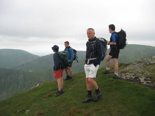 13_18-1.jpg - Kidsty Pike again - inviting route down the ridge over there.