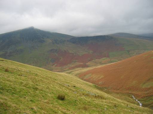 12_40-1.jpg - Descending from Blencathra towards Lonscale Fell