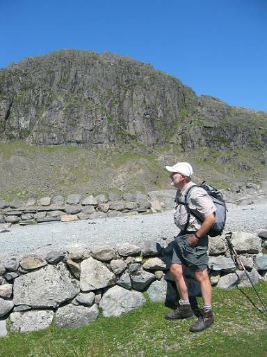 11_26-1.jpg - Mike looking to Pavey Ark