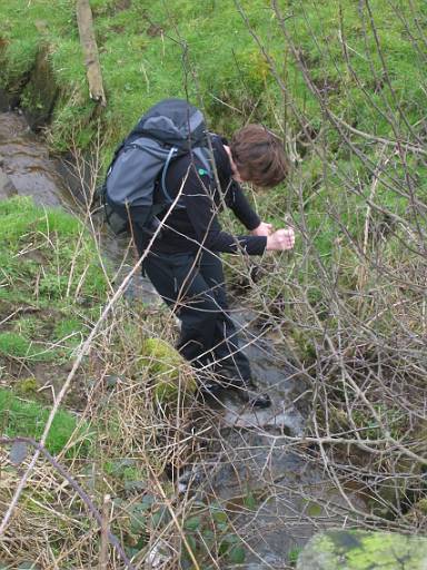 14_07-1.JPG - ... so now she has to jump into the stream