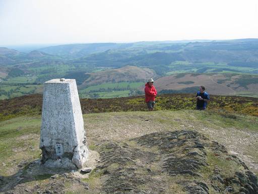 12_53-1.JPG - Dave and Phil on the windy side of the hill