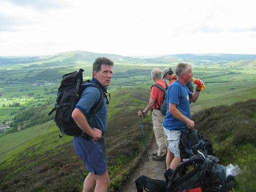 11_23-1.JPG - Starting towards Longside Edge from Ravenstone Hotel