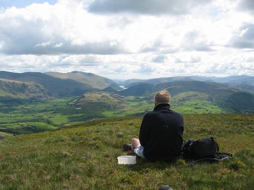 14_07-1.JPG - Second lunch stop on Lonscale Fell