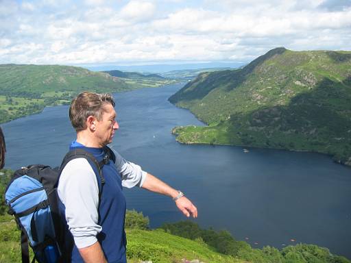 15_52-2.JPG - Steve with view North over Ullswater  from Glenridding Dodd