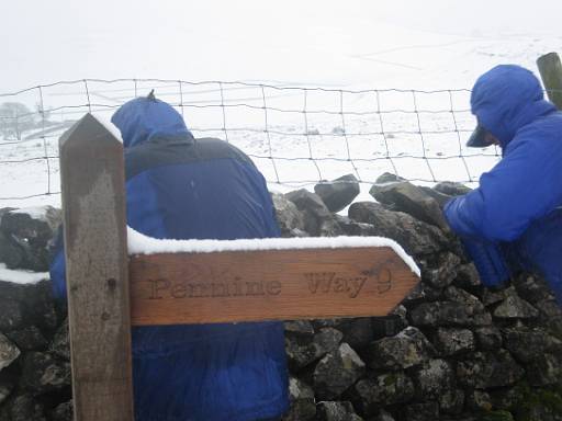 14_40-1.JPG - Pennine Way in the snow