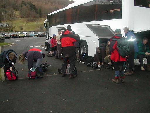 DSCN8443.JPG - Coach at Grasmere