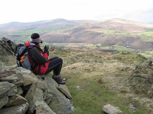 14_14-5.jpg - No snow on the lower fells to the North