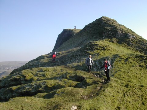 DSCN8540.JPG - Descending the "dragons back" to get off Chrome Hill