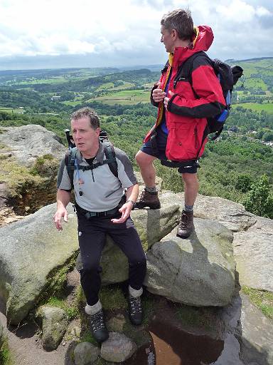 13_54-1.jpg - Dave and Steve on Froggate Edge