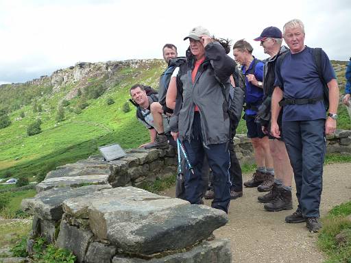 14_27-2.jpg - Looking back to Froggat Edge