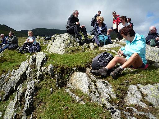 12_33-2.jpg - A and B walkers at Hole-in-the-Wall. Striding Edge starting to show itself in the distance.