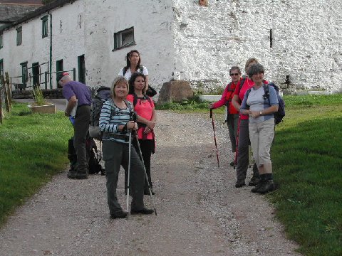 DSCN8321.JPG - Returning to Pooley Bridge