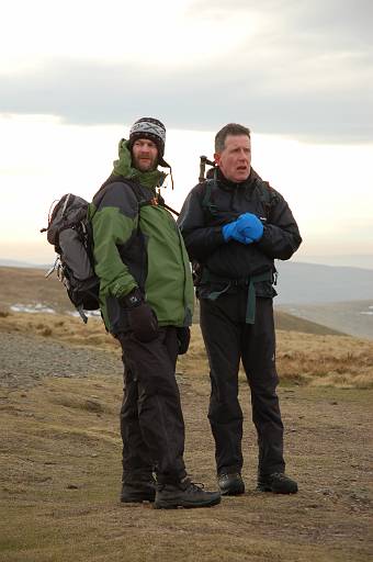 DSC_0044.JPG - Steve and Dave. Chilly.