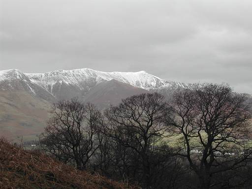 DSCN9450.JPG - Snow on the tops