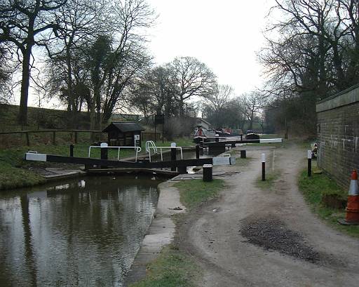 dscf0016.jpg - First lock (well, not including Latchford Locks - but they're on the ship canal and don't count).