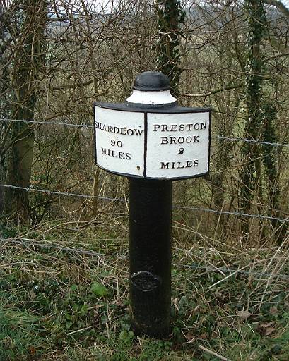 dscf0018.jpg - Clear signs point out how far you've gone and how far there is still to go. Mainly the latter! I think it would be rather depressing walking all the way to Shardlow, I will turn off this canal at Kidsgrove. I have already left the Bridgewater Canal at Preston Brook.