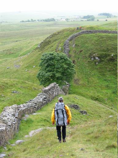 14_48-1.jpg - Approaching Sycamore Gap.