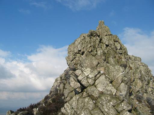 13_51-1.jpg - Stiperstones with a blue sky! The wind was very cold when I stopped here for lunch however.