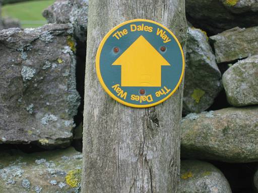 09_02-1.jpg - Dales Way marker