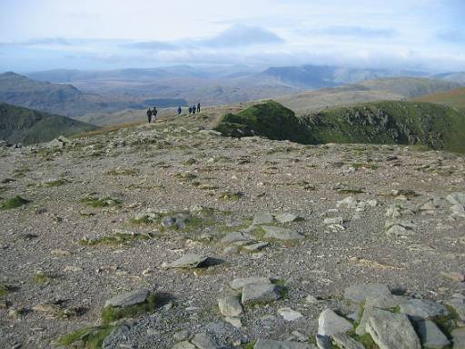 13_49-2.jpg - Coniston Old Man - views towards Scafell.