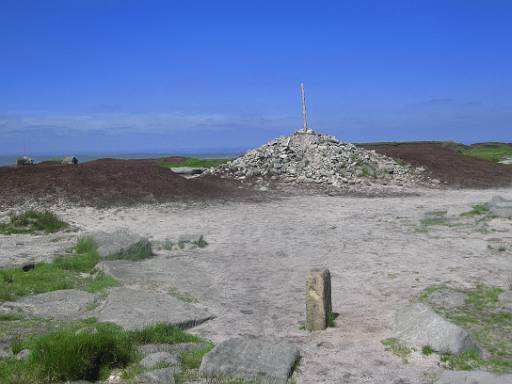 14_54-1.jpg - Bleaklow Head. I've never been here before in such good weather.