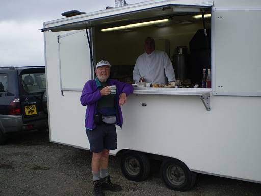 08_33-1.jpg - Tea van before the crossing of the M62