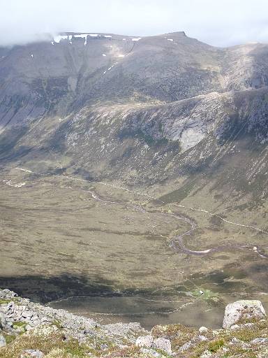 13_02-2.jpg - Looking across the Lairig Ghru to Ben Macdui with Corrour Bothy at the bottom