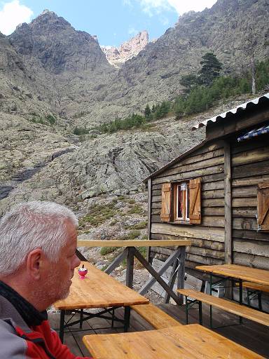 11_19-1.jpg - Drinks stop at the Bergeries de Vallone