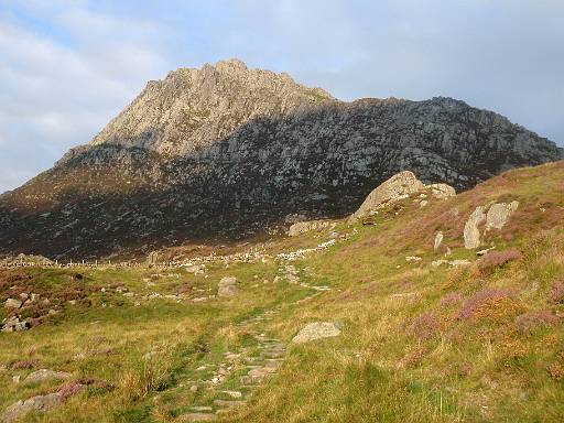 06_00-1.jpg - Approaching Tryfan along the Miner's Path. Strong winds in the night have given way to wartm sunshine.