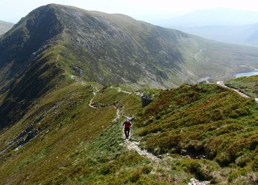 12_37-1.JPG - Narrow. Very windy route towards Carnedd Llewellyn