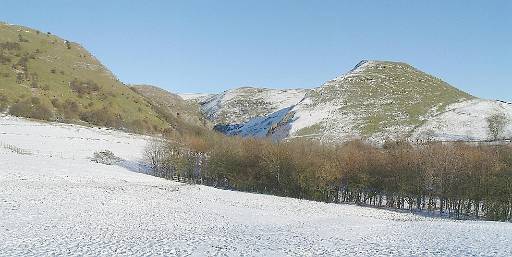 NYintoDovedale.jpg - Dovedale again. I don't know it yet but that 'easy stroll' will be an icy horror, I will have to slide much of the way and don't dare climb too much. Diversions are required to get me home.