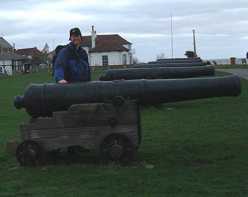 dscf0071.jpg - Me with Cannon