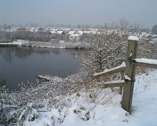 dscf0123.jpg - View over the Mersey towards Woolston.